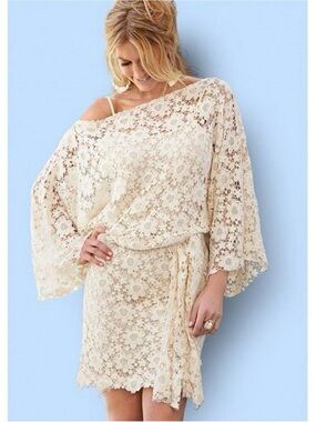 Venus Cream Crochet Floral Tie Waist